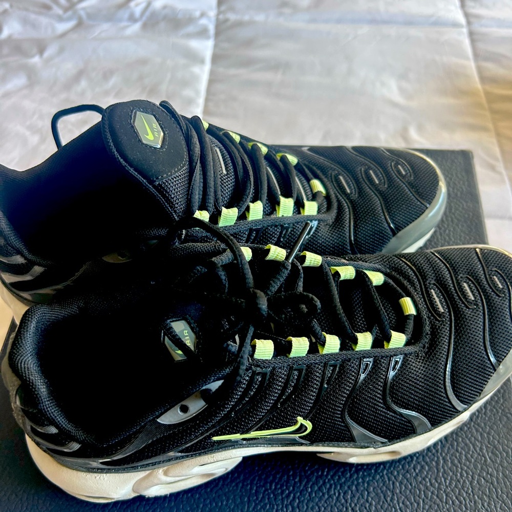 Nike Airmax size 9 women’s 7 youth